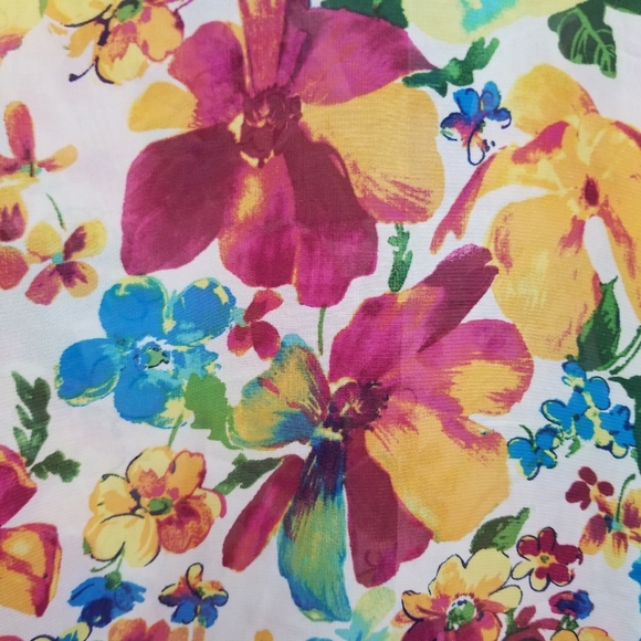 Vibrant Floral Blouse, Semisheer Fabric, Buttoned Front, One Size fits Most. - Picture 11 of 14